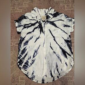 Chaser tie dye short sleeve button down blouse like new small